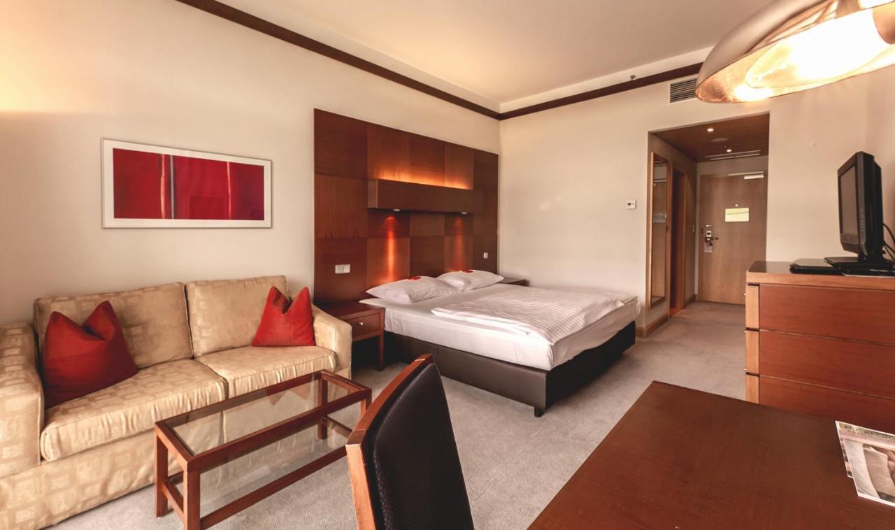 Das Sonnreich - Thermenhotel Loipersdorf Fürstenfeld Buitenkant foto